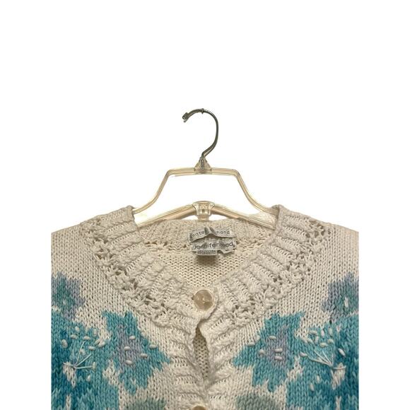 Vintage Jennifer Reed Hand Knit Cardigan Women Size Medium White Floral Blue 3D - Picture 3 of 9